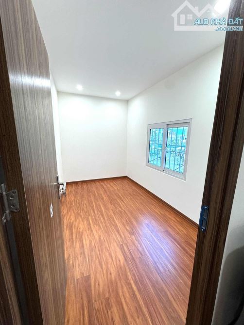BÁN CĂN HỘ TẬP THỂ PHAN ĐÌNH GIÓT GIẢI PHÓNG THANH XUÂN - 100M 4PN - SĐCC 3 THOÁNG Ở NGAY - 2