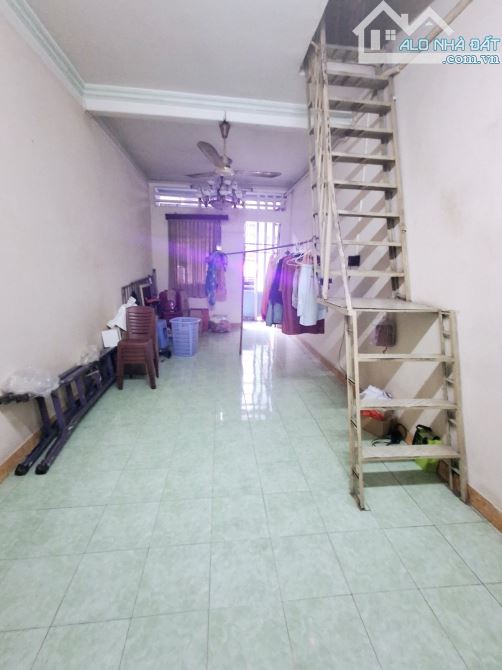 Bán Nhà Quận 1: Mặt tiền kinh doanh quận 1 - Khu phố Bùi Viện - 3 tầng lầu - 2