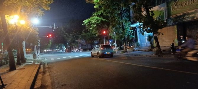 HAI MẶT THOÁNG 1 MẶT PHỐ 1 MẶT NGÕ Ô TÔ.VỈA HÈ RỘNG KINH DOANH ĐỈNH- GIÁ TỐT · - 2