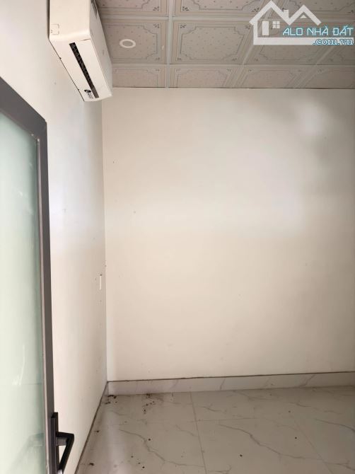 Nhà 2 tầng mặt tiền Giáp Văn Cương, Hòa Minh, gần biển - 2