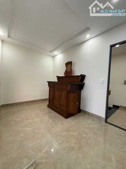 CẦN BÁN NHÀ 1 TRỆT 3 LẦU HẺM Ô TÔ TRƯƠNG CÔNG ĐỊNH THÔNG LÊ HỒNG PHONG – P.7 – 40M2 - 5.6Ỷ - 2