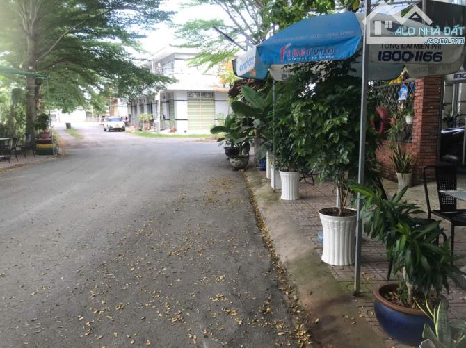 Chính chủ bán lô đất 65m2 Long Hòa ,full thổ cư,đường 12m dân cư đông - 2