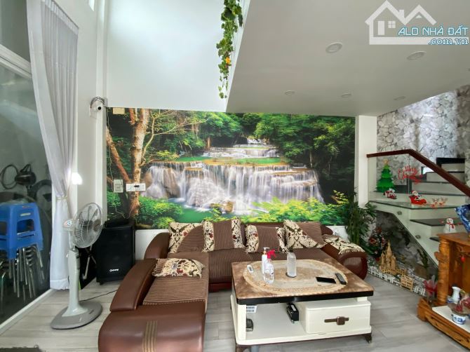 CĂN GÓC HẺM 6M -QUANG TRUNG NGANG 5,5 M - 10 TỶ TL. - 2