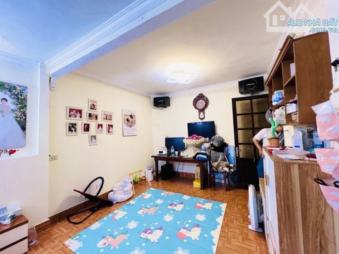 Bán nhà mặt ngõ 88 Trần quý cáp. Ô tô tránh kinh doanh sầm uất. Giá 11.9 tỷ - 2