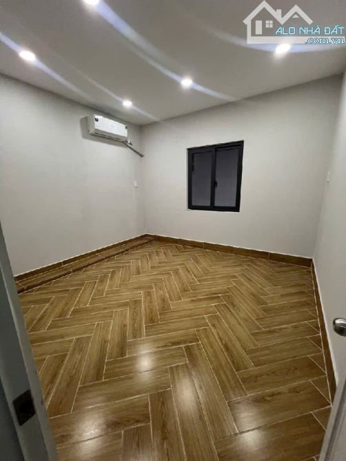 Bán nhà Quận 10 hẻm Bà Hạt 2 tầng 42m2 chỉ 5.4 tỷ - 2