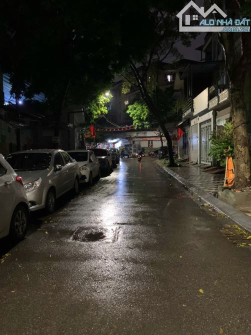 MẶT NGÕ- LÔ GÓC- DÂN XÂY- Ô TÔ VÀO NHÀ- GẦN NGAY PHỐ- ĐỖ NGÀY ĐÊM-HOÀNG HOA THÁM