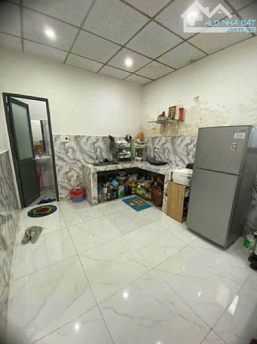 Bán nhà kiệt ô tô Phan Văn Định ngay biển Nguyễn Tất Thành. - 2