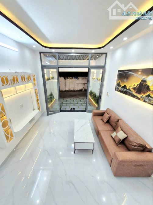 Bán nhà hẻm xe hơi Huỳnh Tấn Phát, Quận 7, Dt 4,37 x15m, 3 lầu. Giá 7,49 tỷ - 2