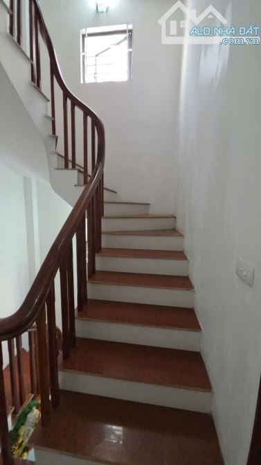 bán nhà Ngõ 535 Lạc Long Quân (28 Xuân La) Tây Hồ DT 30m (ttsd 52m) 5 Tầng, MT 3,6m - 2
