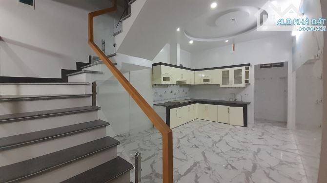 Bán nhà An Đà, Đông Khê, Ngô Quyền . 4,3 tỷ , 4 tầng , 55 m. - 2