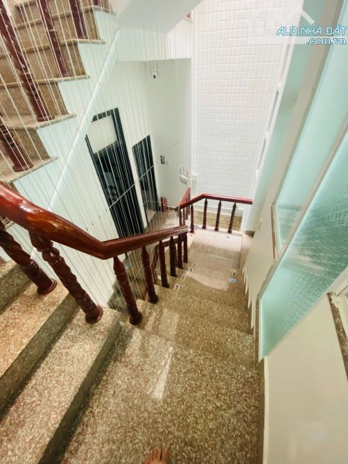 Bán nhà MT chính hữu . KC :3 tầng.75m2Ngang 5m. Giá:16 tỷ. - 2
