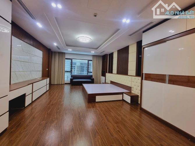 HOÀNG CẦU -ĐỐNG ĐA-PHÂN LÔ-VỊ TRÍ KIM CƯƠNG-Ô TÔ CHẠY VÒNG-7 TẦNG THANG MÁY-NHÀ MỚI-31 TỶ - 6