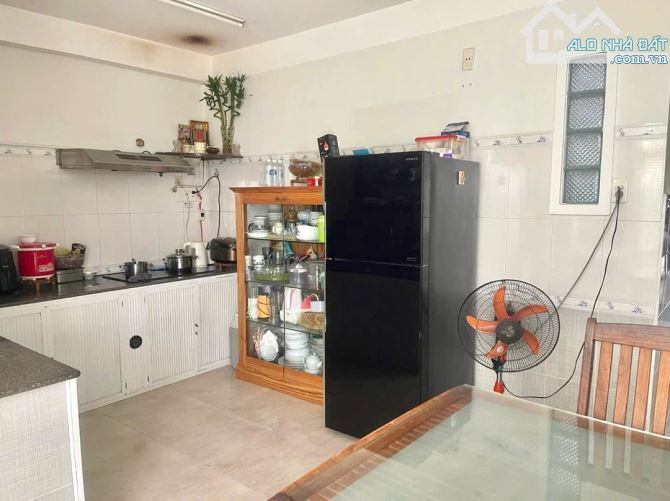Bán nhà MT- TT Hải châu - sát Đh ngoại ngữ- KD tốt- 7.x tỷ - 2