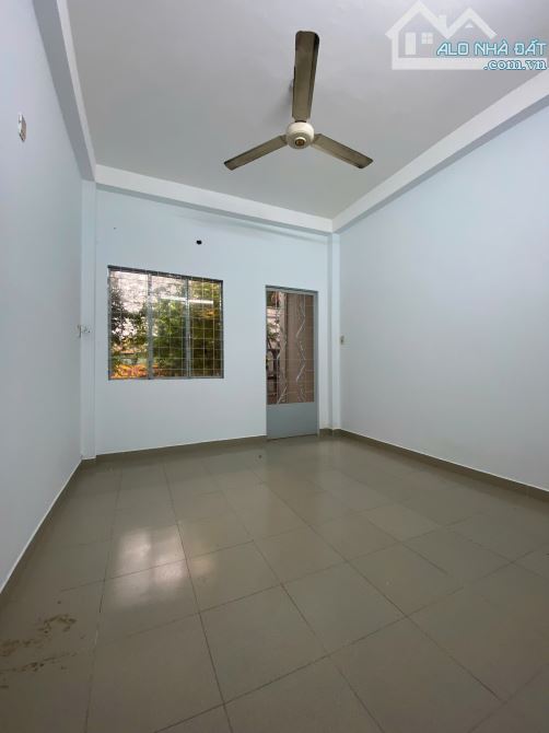 Cho thuê nhà đường Trường Chinh.Tân bình.(DT: 3.7x17m) 2 lầu mới - giá 27 triệu/tháng - 2