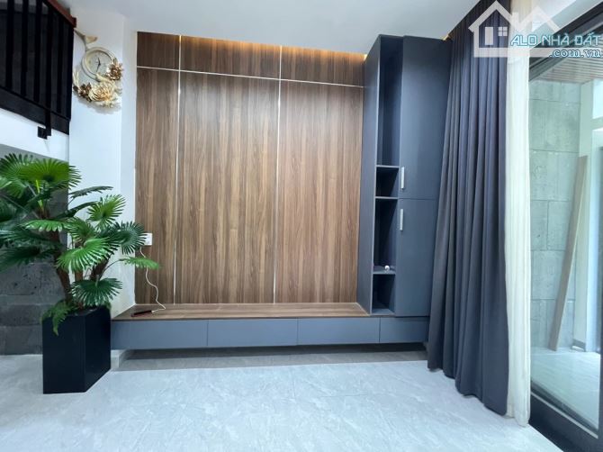 Bán nhà MT Nguyễn Đức An . Sát biển. 80m2 .3 tầng.Giá:15.5 tỷ - 2