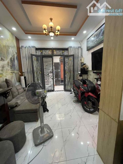 Bán nhà 2 tầng 32m² (4x8), Tỉnh Lộ 10, gần Chiến Lược, Tân Hòa Đông, chỉ hơn 3 tỷ - 2