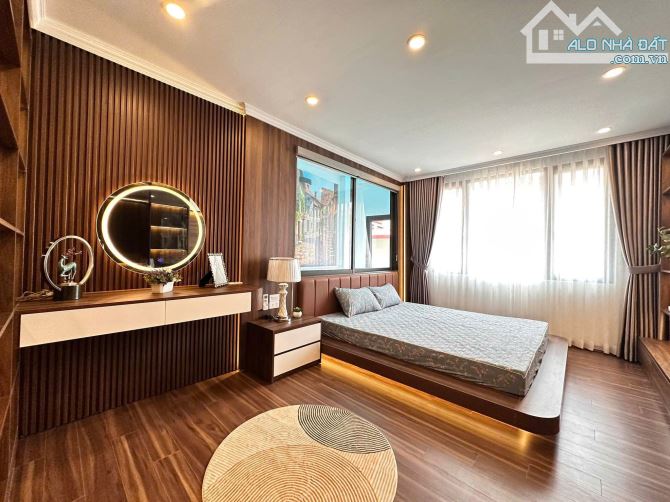 Bán nhà Hoàng Quốc Việt 37m2*5T, Thang máy sịn sò, mặt ngõ thông, cách phố 40m, 11 tỷ - 2