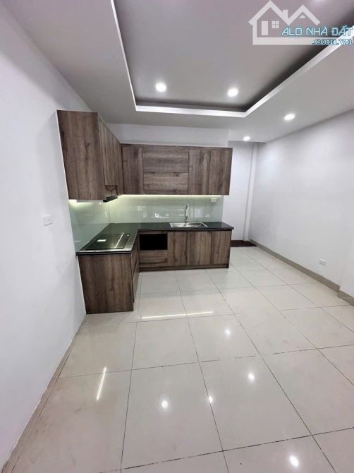 Cho thuê nhà Phân Lô ngõ 106 Hoàng Quốc Việt, Cầu Giấy 70m x 5T giá 30tr, Ô TÔ - KD - 2