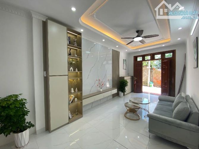 Nhà Bát Khối-Long Biên, 40m, 5tầng, 6Tỷ86, Lô góc, tặng full nội thất, khu vực hiếm có. - 2