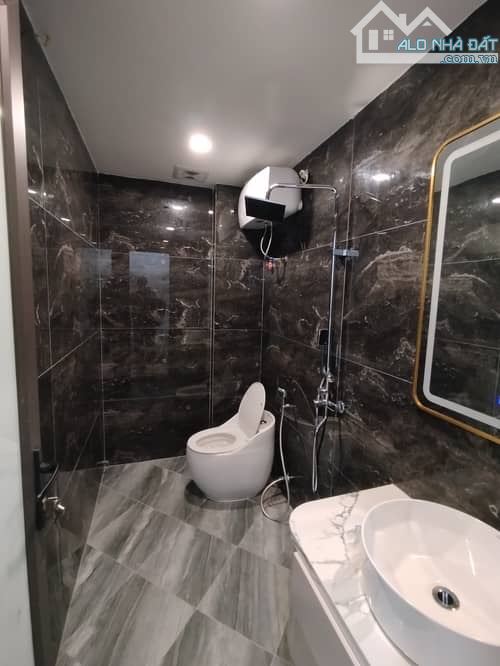 Bán nhà Tây Trà 50m2 x 6 tầng, thang máy, mới đẹp long lanh, ô tô đỗ cổng - 2
