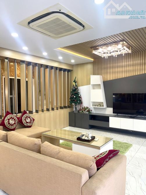 BIỆT THỰ TRIỆU ĐÔ BÊN SÔNG HÀN - ĐẲNG CẤP CHỦ NHÂN THỰC THỤ - 2