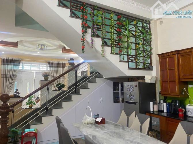 NHÀ ĐẸP MẶT TIỀN HOÀNG ĐẠO THUÝ – 3 TẦNG, FULL NỘI THẤT – 109M² CHỈ 7.9 TỶ - 2