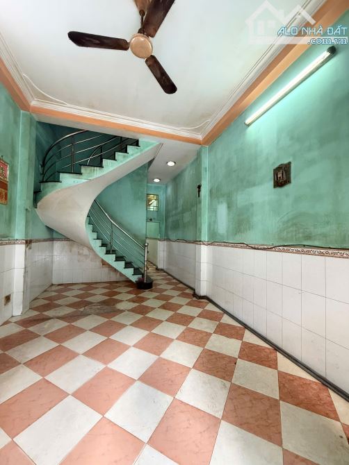 Hơn 7 tỷ, gần uỷ ban quận 11, DT 52.4m2 không lộ giới, hẻm 7m ô tô thông - 2