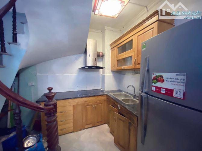 Cho thuê nhà nguyên căn ngõ 211 Vĩnh Hưng, 30m² x 5 tầng, 3PN, 4 WC, 10.5 Triệu - 2
