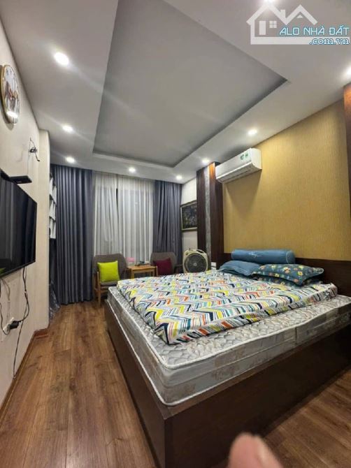 5 TẦNG CẦU GIẤY - KHU PHÂN LÔ QUÂN ĐỘI - SỔ VUÔNG 30M2 - Ô TÔ ĐỖ CỬA NGÀY ĐÊM 2 BÊN ĐƯỜNG - 2