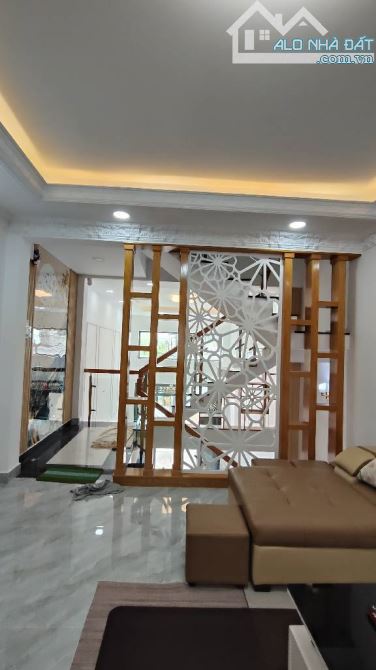 Tiếp tục lên siêu phẩm nhà 5 tầng tại đường TL422B với mức giá cực kì bình dân - 2