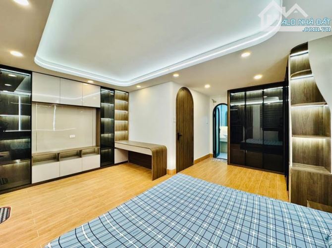 LÔ GÓC 2 MẶT TIỀN HẺM XE TẢI 10M – NGAY NHÀ GA T3 – HOÀNG HOA THÁM – TÂN BÌNH – 3 TẦNG – C - 2
