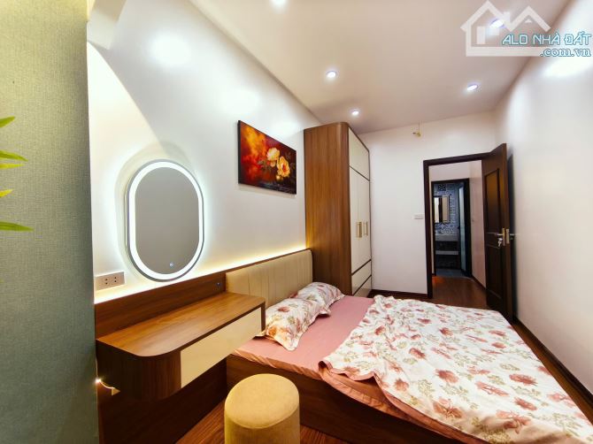 Bán gấp nhà 4 tầng 25m2 phố Lê Đại Hành Chỉ hơn 6 tỷ - 2