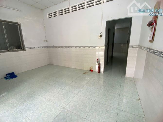 Cắt lỗ cần bán nhanh căn nhà ngay Tân Hiệp Hóc Môn  107m2 Sổ Hồng Riêng 815triệu Bao Phí - 2