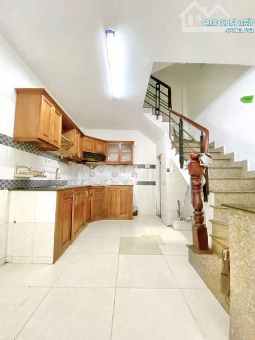 HẺM XE HƠI 5M THÔNG – SAU TRƯỜNG QUỐC TẾ – QUẬN 10 – NHÀ 5 TẦNG BTCT – HOÀN CÔNG ĐẦY ĐỦ - 2