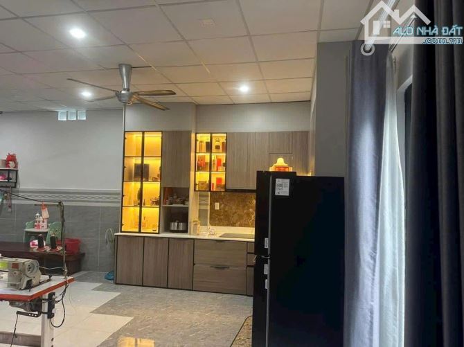 BÁN NHÀ VƯỜN BÌNH CHÁNH LÊN THỔ 90M2 TỔNG DT 205M2 800TR SỔ HỒNG RIÊNG - 2