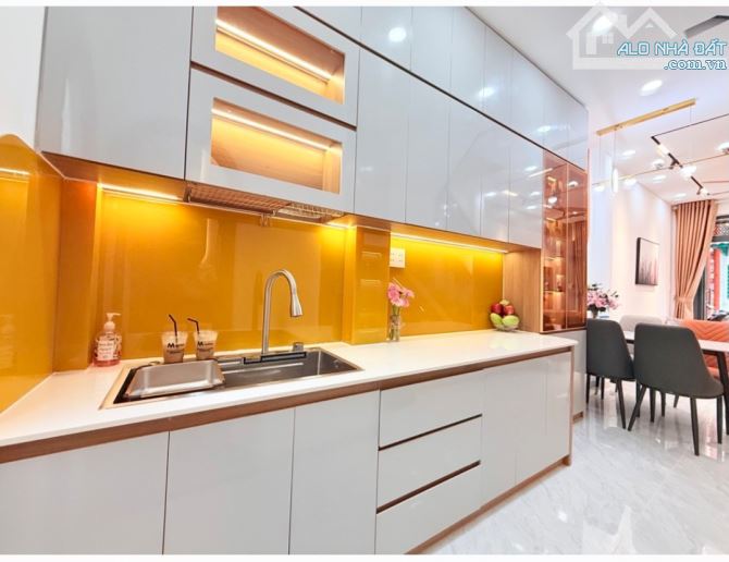 BÁN NHÀ NGUYỄN TRỌNG TUYỂN, PHÚ NHUẬN 30M2, 2 TẦNG BTCT, NHÀ MỚI ĐẸP VÔ Ở NGAY, CHỈ 4.85 T - 2
