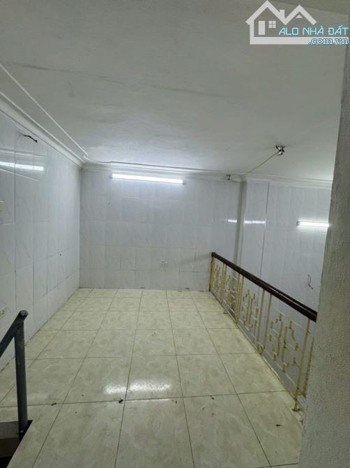 Nhà 2T P/Lô Đội Cấn ngõ oto đỗ cửa sát Mp dt 22m mt 2,5m giá 5,5 tỷ - 2