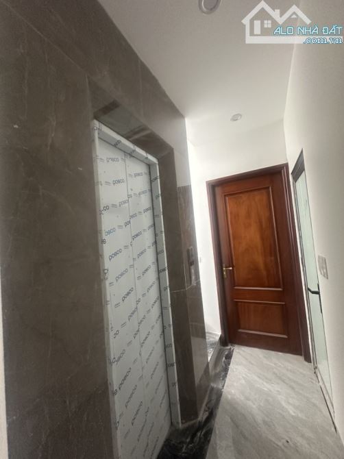 Nhà phố Trạm - 6 tầng thang máy - Ô tô đỗ cổng - Chỉ nhỉnh 9 tỷ - 2