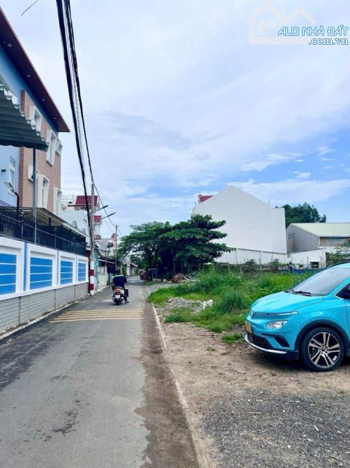 02 CĂN NHÀ 3 TẦNG LIỀN KỀ MỚI TINH, HẺM XE HƠI- LONG TRƯỜNG-Q9 - 2