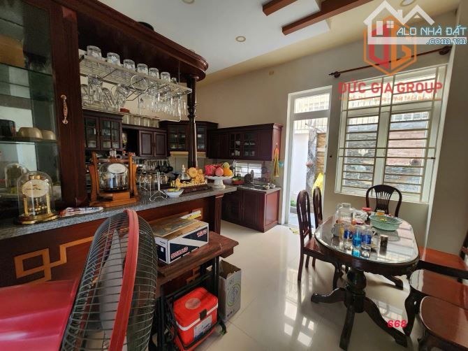 Bán nhà khu dân cư Tân Phong, căn góc 2 mặt tiền đường sổ hồng 195m2 ngang 10m giá 11.2 tỷ - 2