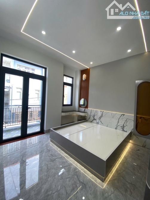 SIÊU PHẨM 4 Tầng Đường số 4 LONG TRƯỜNG Q9 DT: 68m2 Giá 6 Tỷ 500 - 2