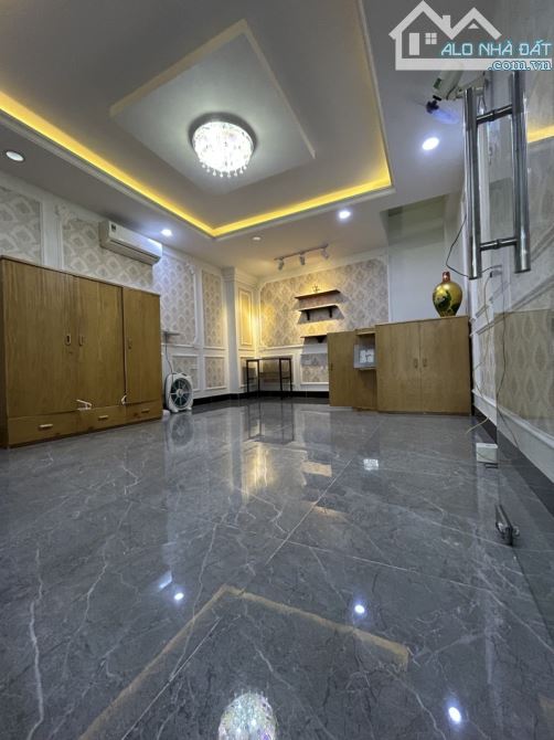 NHÀ ĐẸP 5 TẦNG - 4M*15M - ĐƯỜNG PHẠM VĂN CHIÊU - KHU VIP GÒ VẤP - 8,3 TL - 2