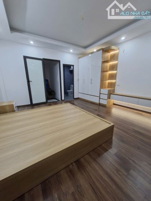 💫👉 BÁN NHÀ 5 TẦNG PHÚC LỢI, LONG BIÊN  💥👉DT:** 42/50m²  🌟👉Giá:** Hơn 6 tỷ - 2