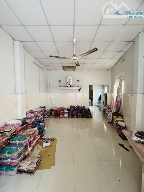 QUẬN 6 - KHU BÌNH PHÚ - HẺM XE HƠI 5M - CĂN GÓC 2 MT - DT 52M NỞ HẬU TÀI LỘC - NHỈNH 5 TỶ - 2