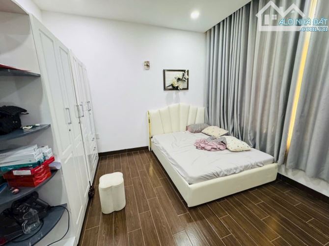Bán nhà 1 trệt 2 lầu sổ riêng thổ cư p. Long bình - 2