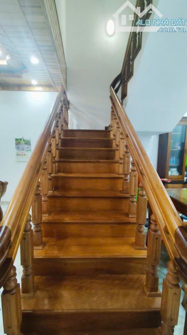 🏡Bán nhà 3 tầng , nội thất gỗ 90% đẹp gần KDT Vính Điềm Trung- chỉ cần xách Vali vào ở - 2