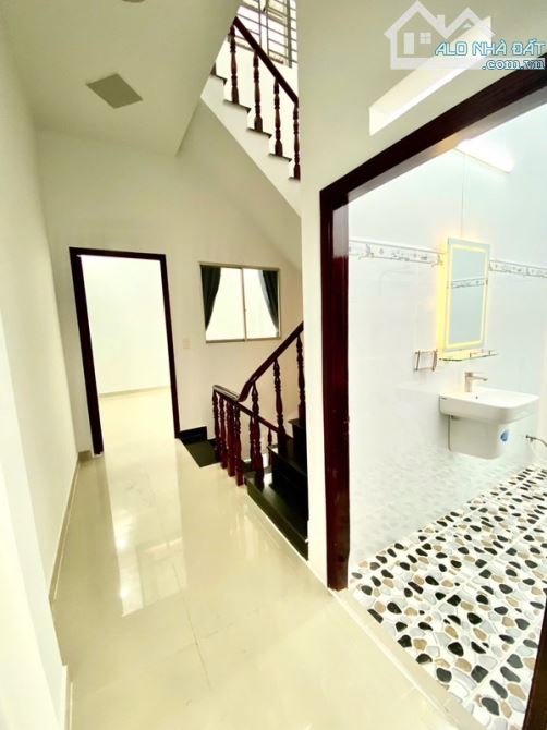 BÁN GẤP NHÀ QUẬN 12 HẺM XE HƠI 4,2X13 TRẦN THỊ CỜ THỚI AN VỊ TRÍ ĐẸP - 2