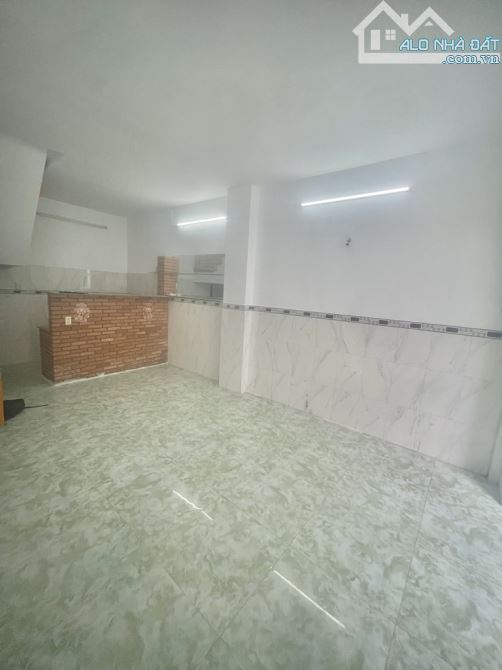 Bán Nhà 2 Tầng Lò Gốm, P.8, Q6 – 2PN 2WC, SHR, 3,85 Tỷ – Vị Trí Đắc Địa - 2