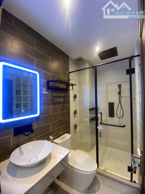 Bán CHDV Bình Thạnh - 8 tầng + hầm - 14 phòng - xe hơi - DT 100tr/tháng - 22.5 TỶ - 2
