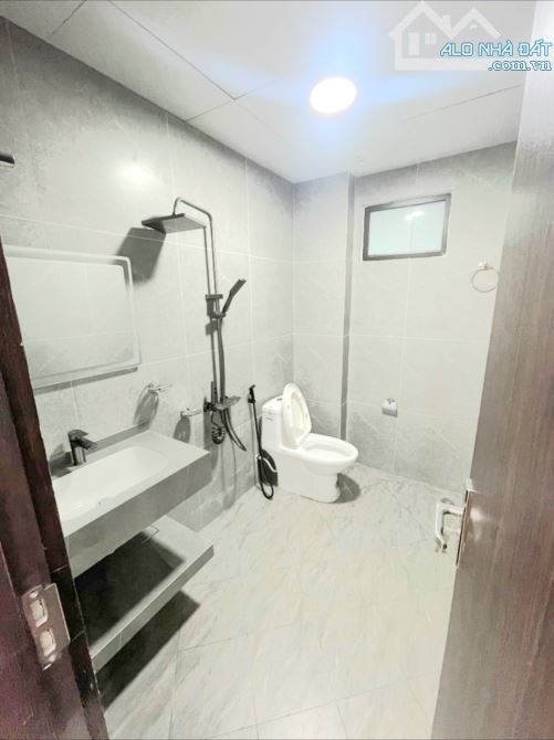 Nhà đẹp ở luôn Mỹ Đình, ô tô, kinh doanh, dân xây, 5 tầng, 5 phòng ngủ, giá chỉ 6.85 tỷ. - 2